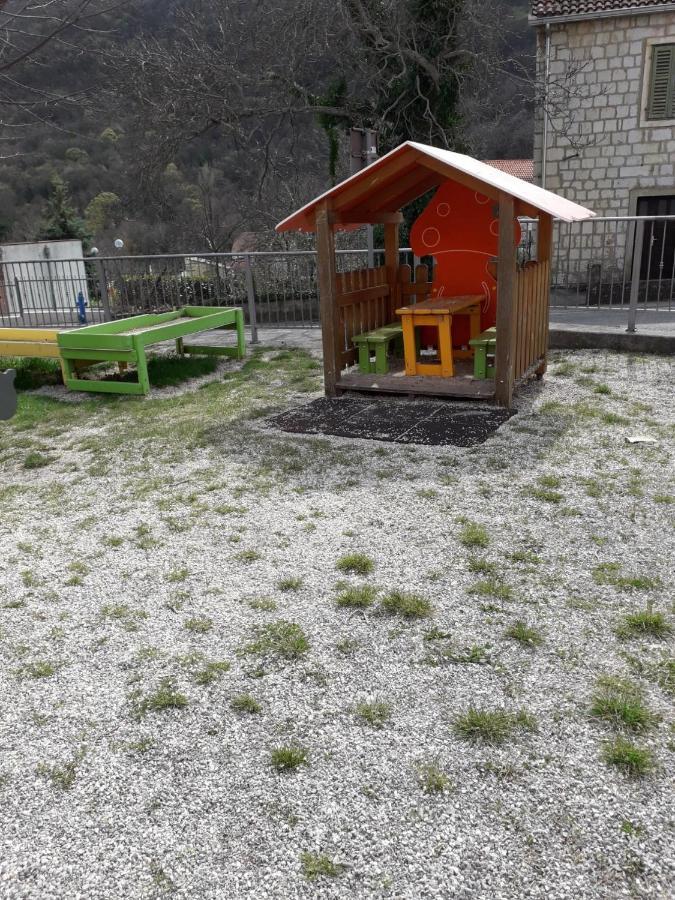 Kuca Za Odmor Varos Villa Vrlika ภายนอก รูปภาพ