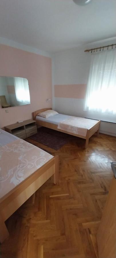 Kuca Za Odmor Varos Villa Vrlika ภายนอก รูปภาพ