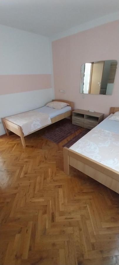 Kuca Za Odmor Varos Villa Vrlika ภายนอก รูปภาพ