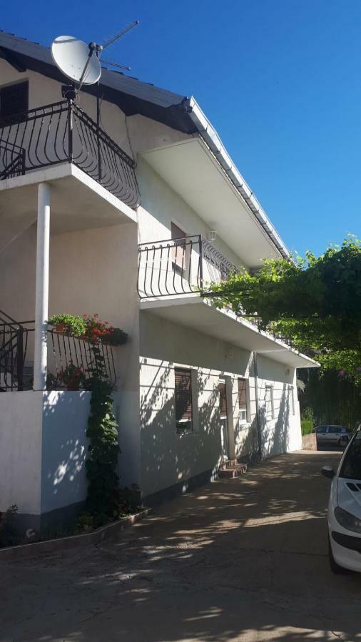Kuca Za Odmor Varos Villa Vrlika ภายนอก รูปภาพ