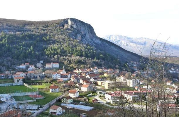 Kuca Za Odmor Varos Villa Vrlika ภายนอก รูปภาพ